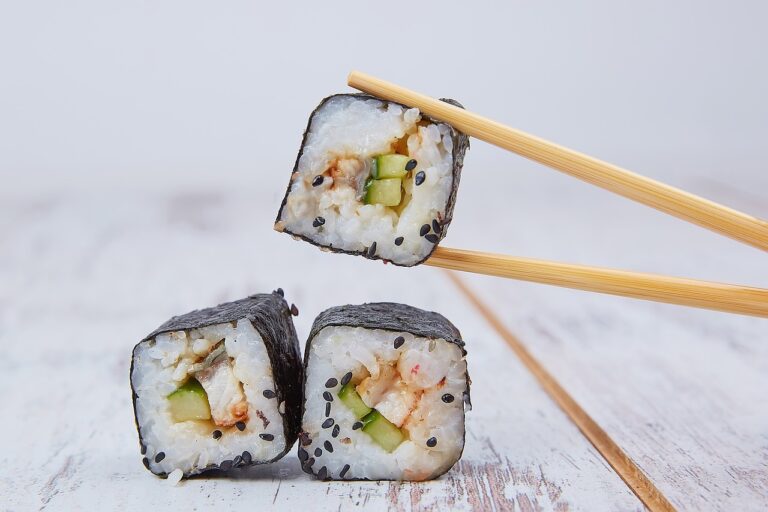 Blumenkohl-Sushi mit Thai-Chili-Sauce rezept von anthony william