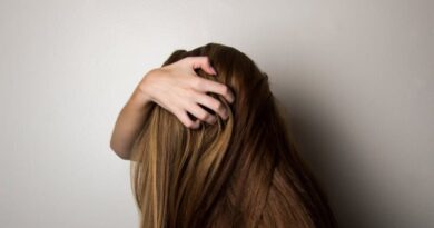 Was tun gegen schnell fettende Haare? – 12 Tipps, die wirklich helfen